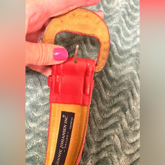 VTG Ginnie Johnson,Vibrant Red Leather Belt, Excellent VTG Condition - Picture 3 of 8